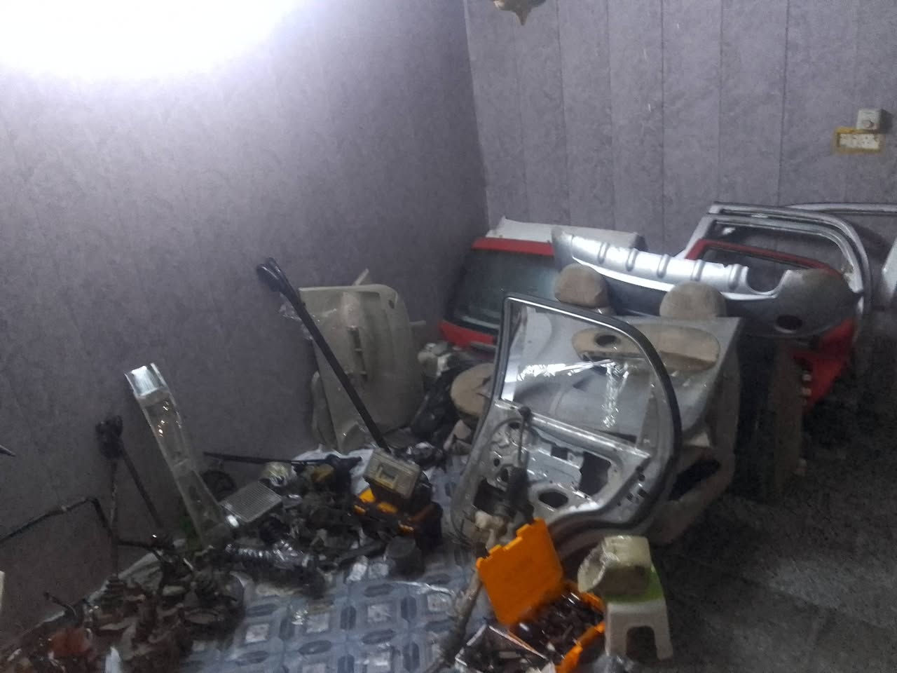 *********** تفصيخ كيو كيو اللي يريد تعال خاص واتساب
