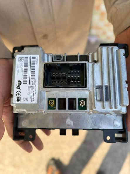 شاشه كار بلي الحجم الوسط صورته تخبل وشغاله  من كلشي شرط الفحص وبيهه مجال حك الجيه رقمي *********** الزبير
