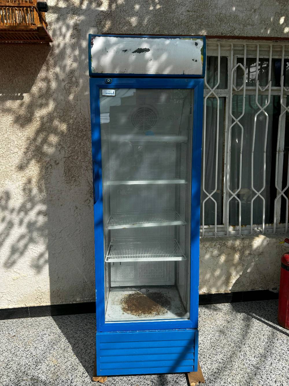 غراض مطعم لبيع مستعملةنضيفة وشغالة 