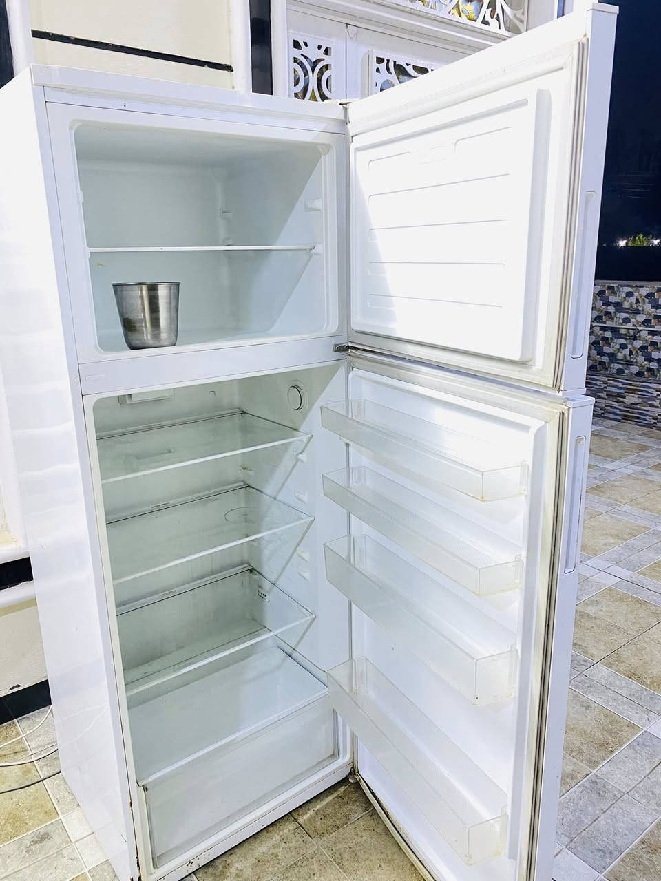 سلام عليكم عندي هاي ثلاجه جديده كلش نضيفه للبيع حجم كبير 24قدم نوع الحافظ مكان المحاويل شغاله وع فحص وضمان سنه سعره 240 وبيه مجال


**إذا كنت صاحب هذا الإعلان وتريد حذفه لأي سبب، رجاءا أرسل رسالة إلى الدعم الفني**