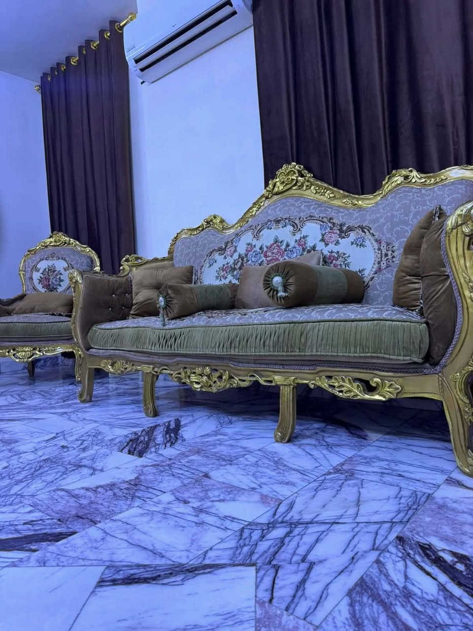 تخم قنفات تركي نظيف مستعمل 10 مقاعد
بغداد حي الحسين 
السعر مليون و 250 الف


**إذا كنت صاحب هذا الإعلان وتريد حذفه لأي سبب، رجاءا أرسل رسالة إلى الدعم الفني**
