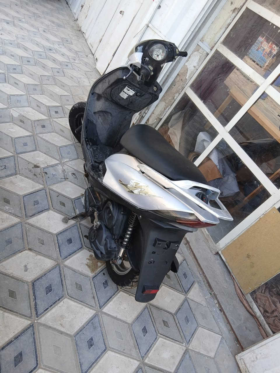 سلام عليكم ماكس ١٤٠ للبيع نضيفه ابلاديه كفرات ومكينه  سلف هندر ب٤٠٠ وبيه مجال ***********2
