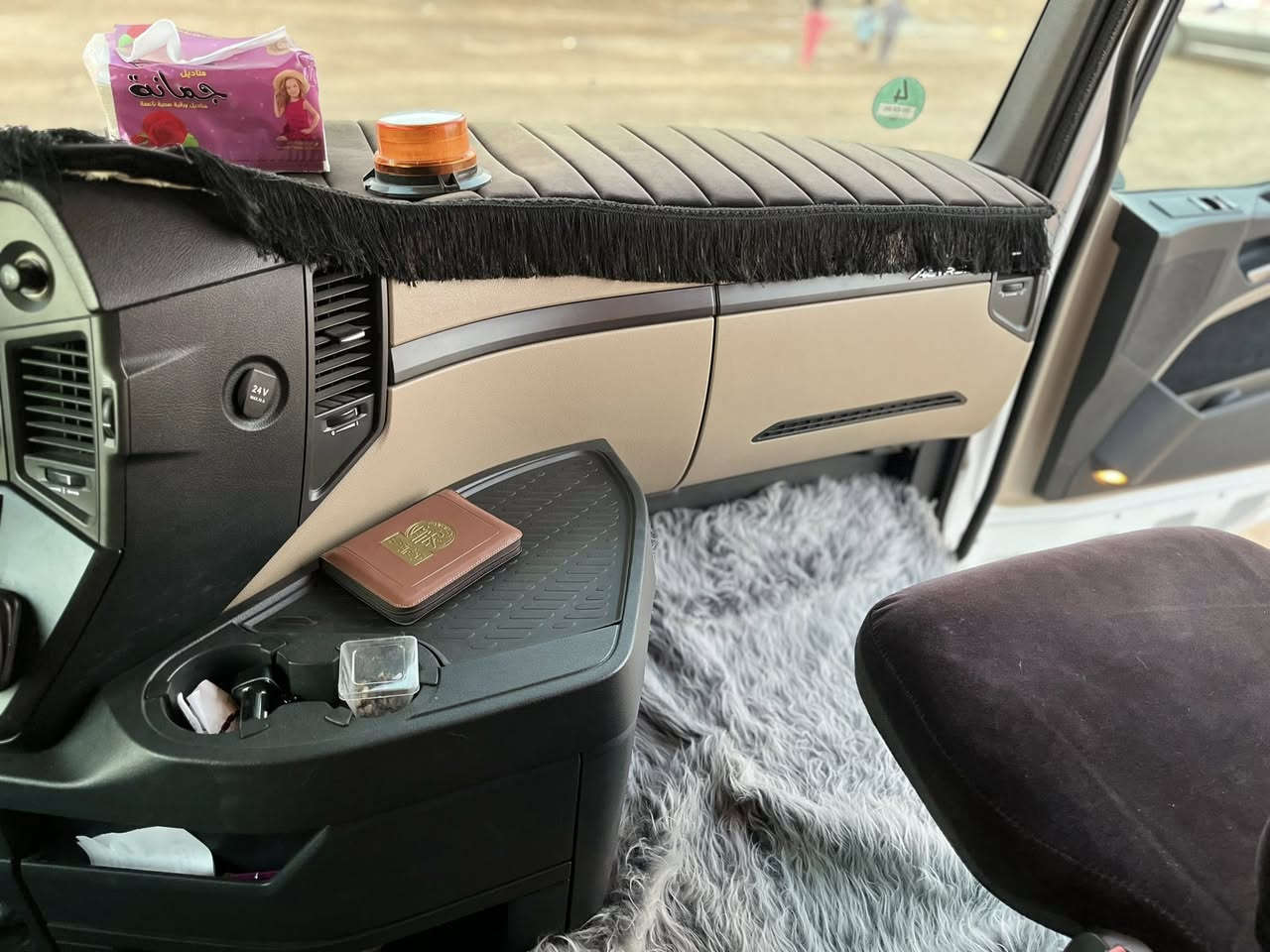 السلام عليكم وحش موديل 2013 السعر 5وربع باقي التفاصيل السيارة اتصال على الرقم*********** المكان ديالى
