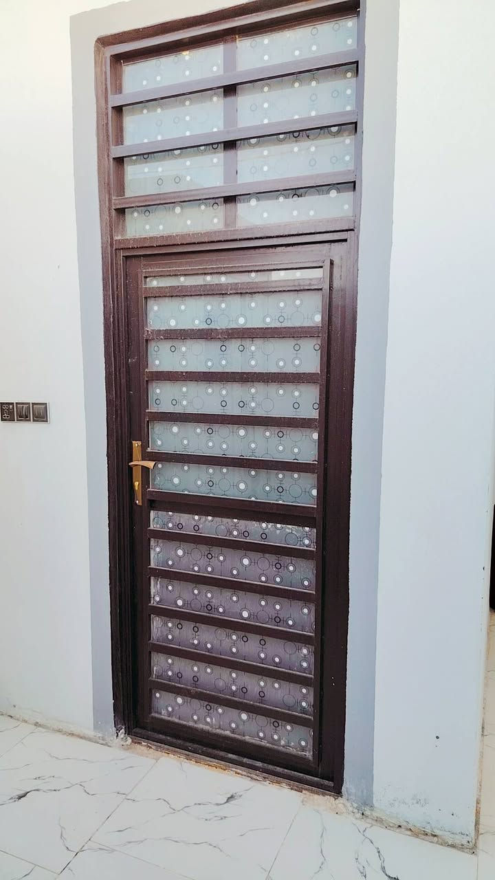 #بسعر #مناسب #جدااا،،،،السعر 30 مليون وبيه مجال 
2_المساحه 100 متر ( غرفه  نوم وصاله ومطبخ واستقبال وتخاريج داخليه وخارجيه بيت جديد  )🏤
3_طابو زراعي سند 25 مع قرار محكمه ثاني يوم 🖋️🖋️
4_العنوان مقابيل  جسر الشهداء ع شارع المطار 🏢🏢
5 _خدمات كامله ماء _كهرباء_تبليط _اناره ليليه _انترنت 
6_بيت كامل مفتاح 🔑🔑
7_ البيت  ومرقم من قبل البلديه 🚓🚓 
9_للاستفسار اكثر اتصال او مراسله واتس اب 
               (***********
