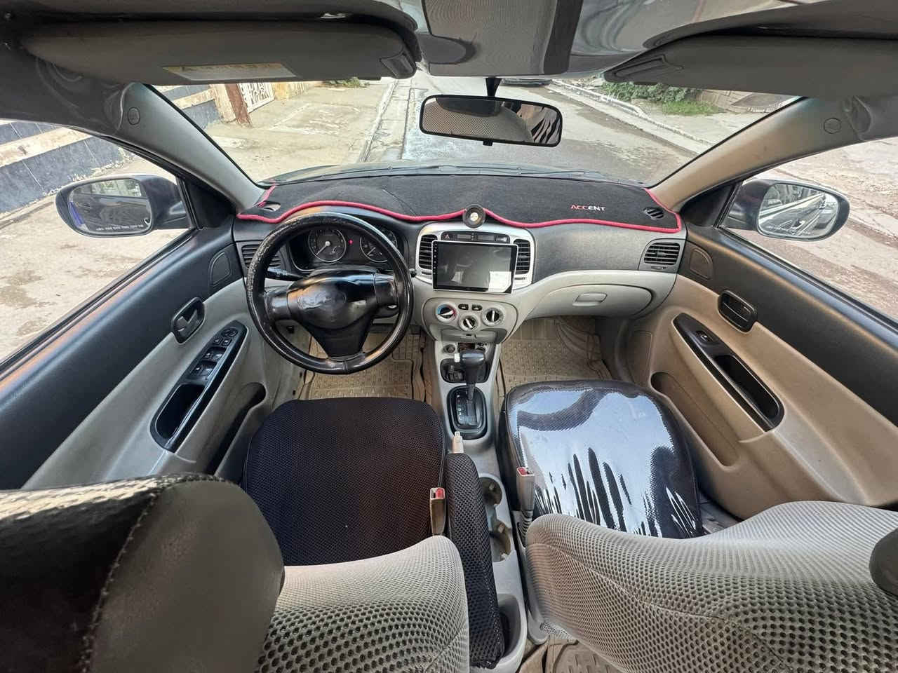 هونداي اكسنت موديل 2007رقم بغداد بأسمي كفالة عامة السعر 88وبيها مجال للشراي مكاني واسط مركز المدينة ***********
