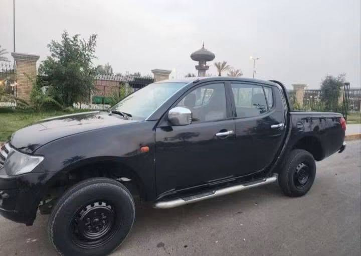 السلام وعليكم ورحمة الله وبركاته ميتسوبيشي l 200  بانزين
4×4 فور ويل 
موديل 2009
ألون أسود 
محرك 2400 
مجفت جديد
الضرر جاملغ أمامي 
مصبوغه عام 
تايرات نضاف 
تبريد ثلج تدفئه فول
كهربائيات كلها شغاله 
السياره مكفوله كير محرك شاصي 
رقم اربيل تحويل شوكت ميعجبك 
السعر 70وبيها مجال
 *********** 📞
