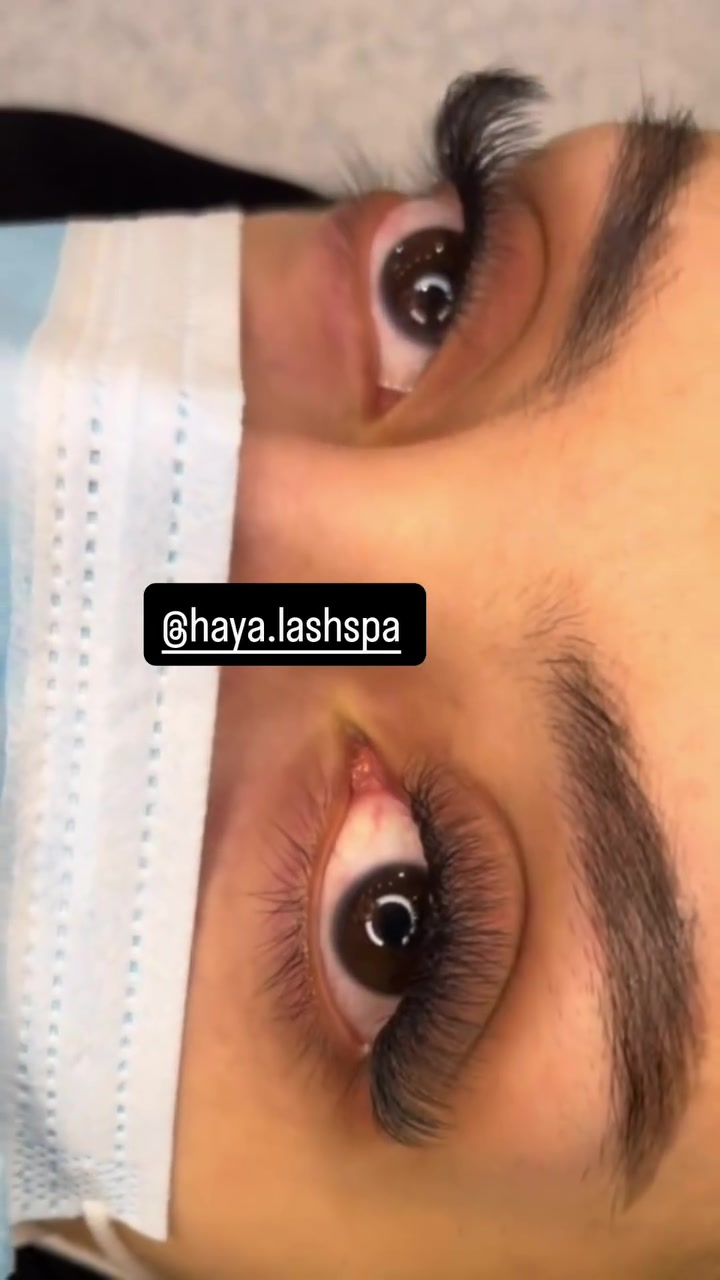إذا تدورين رموش مرتبة، خفيفة، وثابتة وتطلع ملامحج بطريقة حلوة، فأهلاً بيج. ✨
أوفر خدمة تركيب الرموش بمختلف الستايلات حسب الطلب:�🤍 كلاسيك�🤍 سلك�🤍 سبايكي�🤍 فوليوم
 تتوفر عندي خدمة منزليه ايضا 

يمكنكم متابعه حسابي على الانستكرام للاطلاع على الشغل 
haya.lashspa


**إذا كنت صاحب هذا الإعلان وتريد حذفه لأي سبب، رجاءا أرسل رسالة إلى الدعم الفني**