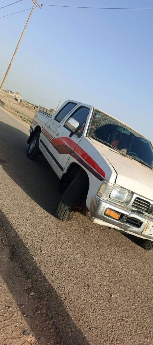 سلام عليكم نيسان للبيع 1993كير محرك شرط حداديه تخم تاير جديد رقم ذي قار باسمي السعر 40$  ***********
