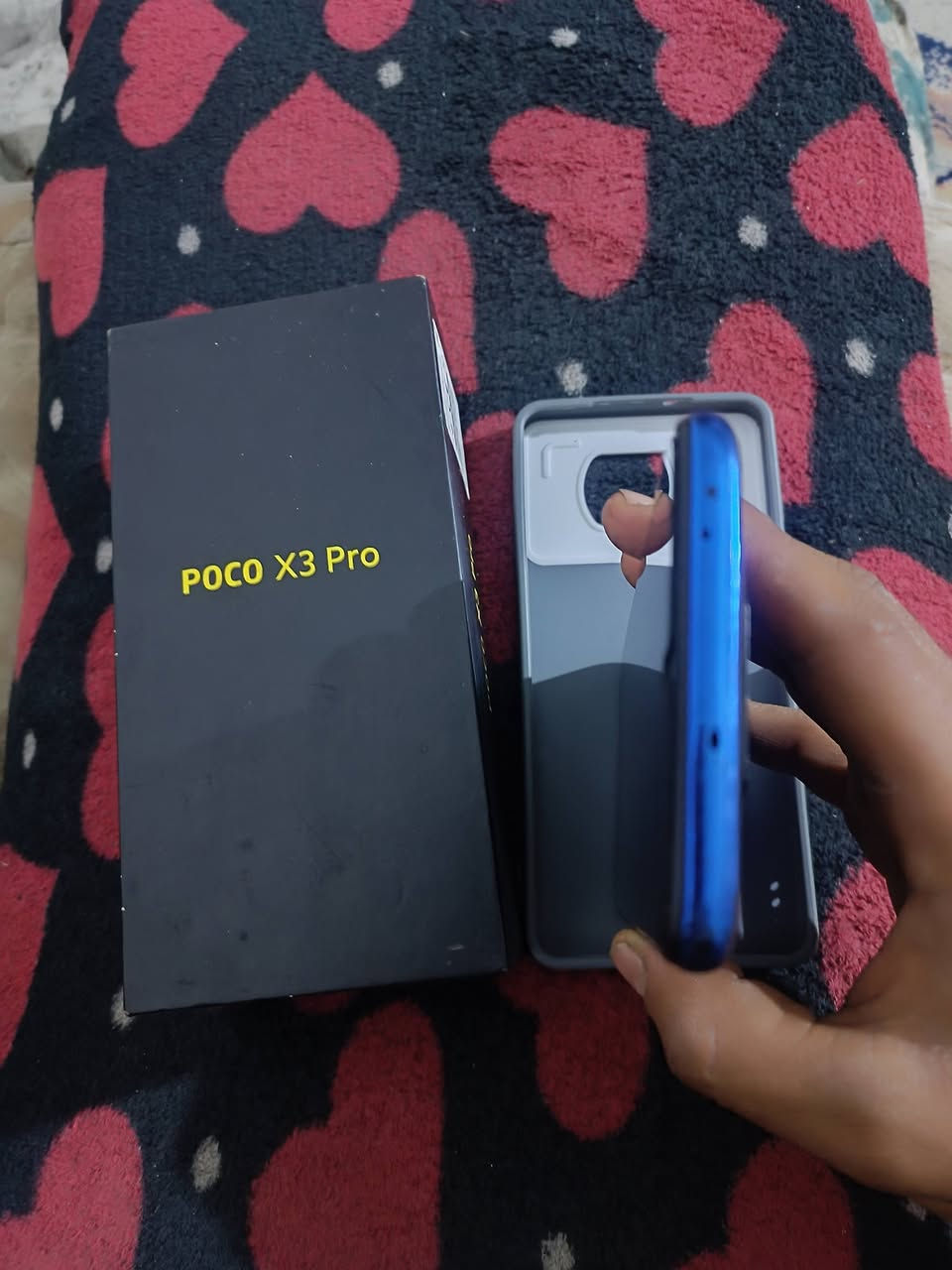 بوكو اكس ثري برو ذاكرة 256  ببجي 90فريم ساشة 120 هيرتز بطارية 5الاف و150 ملي امبير  جهاز نضيف ويا كارتونة   وكفر ولزكا حماية بي  شعر 150الف  عنواني بصرا كرمة علي  رقمي ***********
