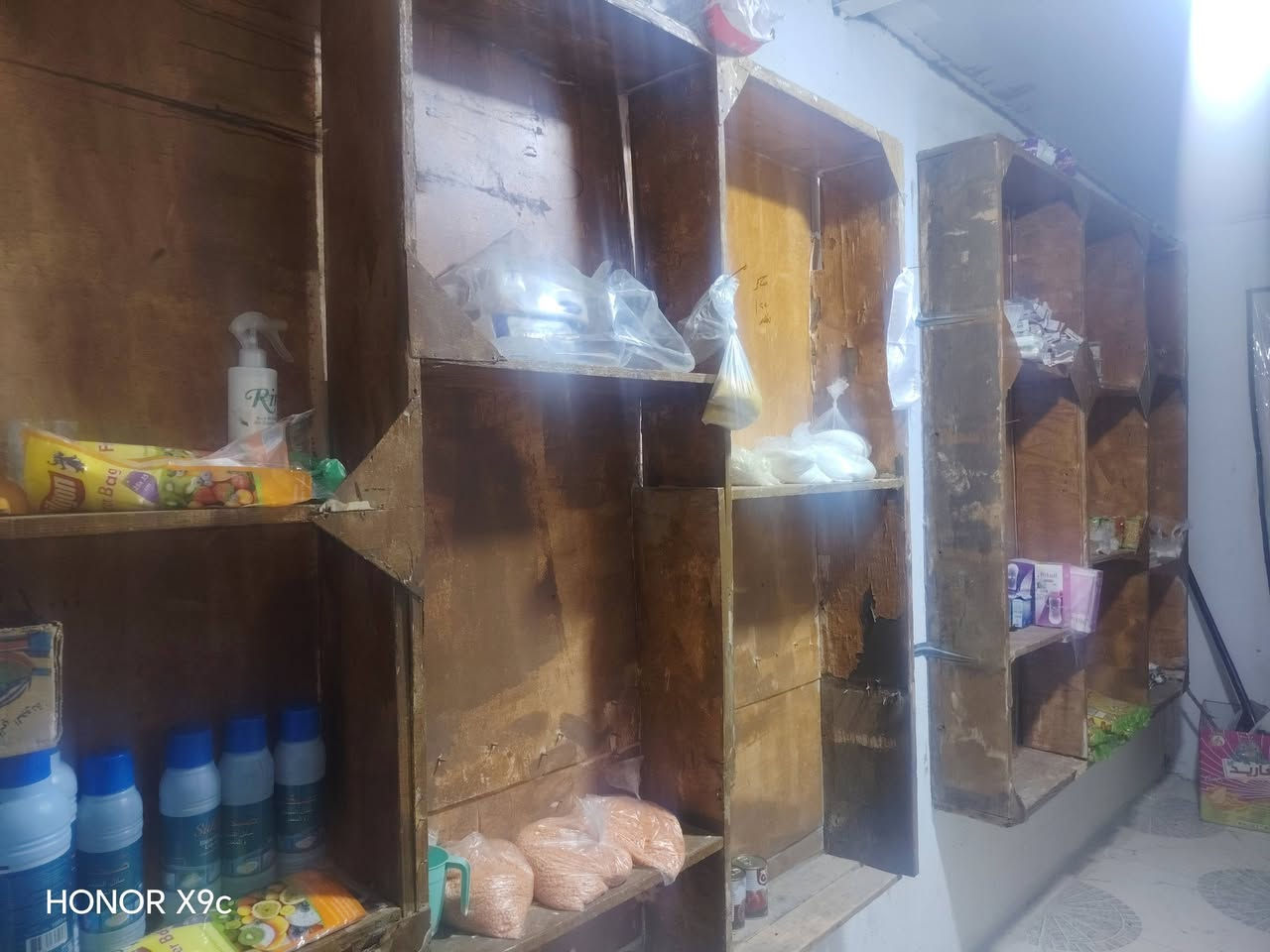 سلام عليكم عندي عارضه البيع ٣٥٠ وبيه مجال  وسله مال اجباس ٢٠ وبيه مجال
ورفوف خشب البيع ٨٠ وبيهن مجال
خاص مفتوح ***********
