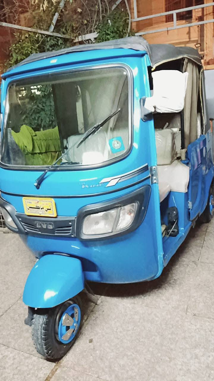 سلام عليكم اعيد النشر بسبب لوعود لكاذبه تكتك تي افي اس موديل ٢٢ شهر ٧ نضيفه خير من الله محرك مكفول كفاله عامه فقط بيها طخه ومعدله عل بارد واضحه بتصوير معاملت ترقيم كامله دافع رسوم مسوي براءت ذمه صاعده هزه فقط بصمه وحده وتستلم سنويه ولوحات السعر 6و250 وبيها مجال حك جيه مكاني بغداد حي لجهاد رقم ***********
