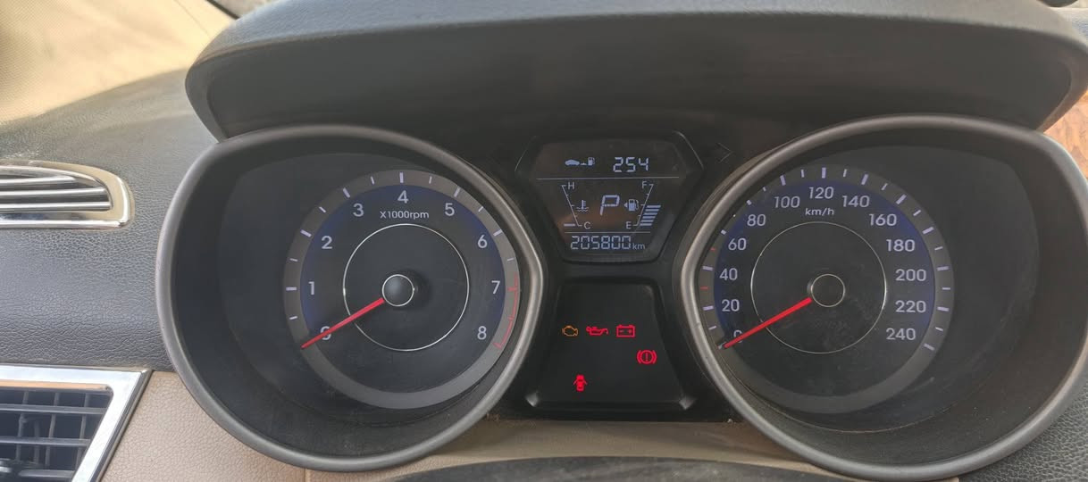 لانترة 2016 وارد خليجي
كير 100٪
مكينة100٪
تبريد100٪
 الضرر بكلايت الخلفي للصايق بدون دواخل
صبغ عام
السعر 100 
التواقل***********
