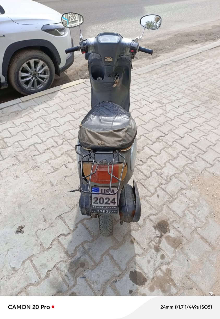 السلام عليكم 
دراجه منغولي ام السله للبيع هندر وسلف ولايت واشاير وبطاريه اصليه ومرايات اصليه وزوج تايرات جدد
 بيها صوت روله  
ب٢٨٠ وبيها مجال
للتواصل ع الرقم *********** 
او ماسنجر
