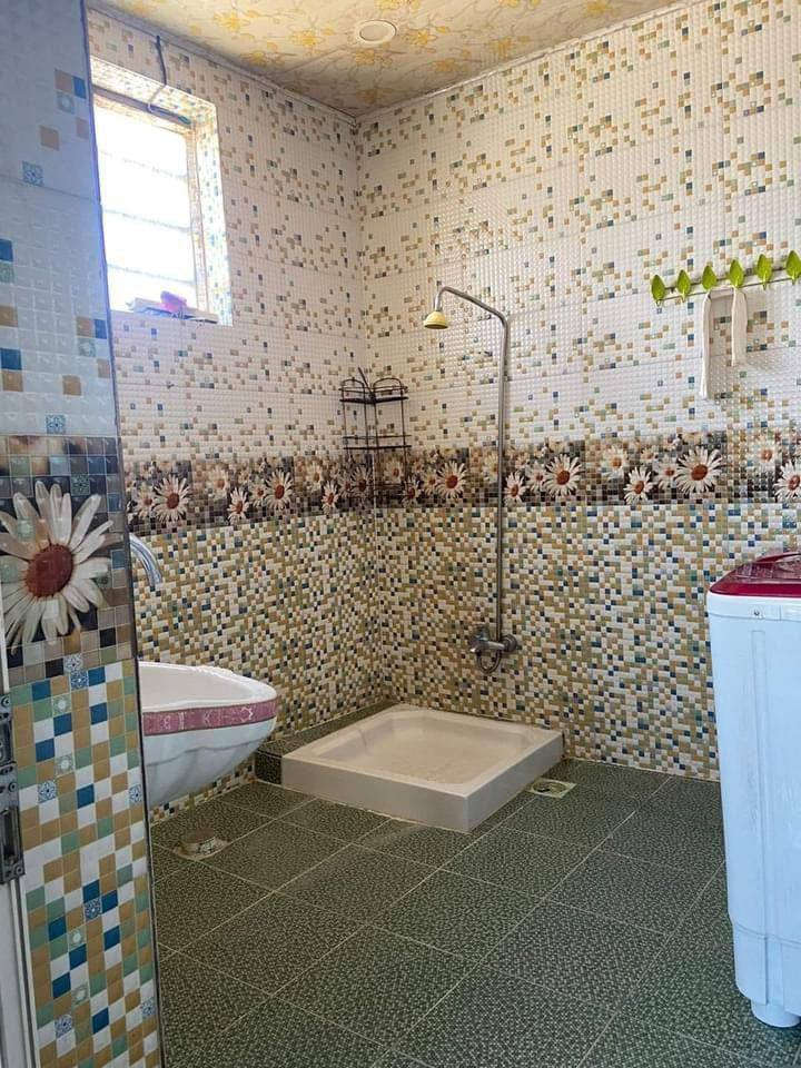 شقة للايجار
العنوان حلة/ حي الصحة/ قرب العاب المدهش مقابل بانزين خانة حمورابي
تفاصيل الشقة/
طابق ثاني معزولة درج وباب خارجي للشارع 
الشقة نظيفة بناء حديث متكاملة من جميع الخدمات 
تتكون من غرفة وهول ومطبخ حار ومجمع صحي 
علمآ الكهرباء والانترنت والماء والمجاري مجاني 
للاستفسار الاتصال بالارقام
***********
‏‪***********‬‏
