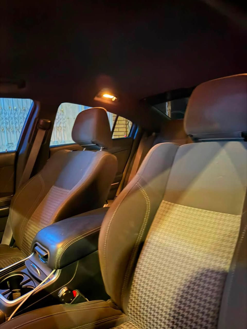 بسم الله الرحمن الرحيم
دوج جارجر sxt 2023 
تدفئة كشنات + ستيرن 
هيترات مري جانبية
وباقي المواصفات معروفة
السيارة ماشيه 19الف مايل 
السياره مكفوله كفاله عامه عده ملاحظة بسيطه صورها عل واتساب راسلني ودلل 
السياره مضللة بالسنويه وهزه ورقم جديدات تحويل ثاني يوم 
***********
