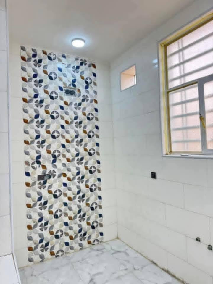 بيت🏠 50 متر مربع
السلام عليكم      // ***********
يعلن مكتب ال الفهد  عمود 270بضبط 

بيت مساحه 50م #طابو_زراعي سند 25

#قريب_شارع_لحولي سعر 20بيه محال

(عنوان لمكتب   مقابل قريه لغدير) 
(  عمود 270بضبط مكتب ل الفهد                            

بيت جاهز مفتاح 🔑 
أساس وسقف صب مركزي 

منطقه كامله السكن #شوارع_تبليط 

غرفه + صاله + مطبخ معزول + صحيات 

#مدارس // ماء//. كهرباء//. تبليط  /. خط مولد ذهبي 

وتساب
***********

ملاحظه// توجد لدينا كل المساحات من دور او قطع النجف, العراق
