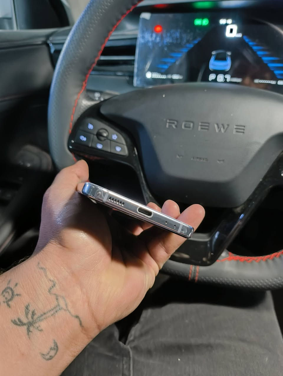 سامسونك Z فلب  فور مو ثري ذاكره 256 شرق اوسط دبل خط مو تك الجهاز فقط بي نقطه موضحه بل منشور ما امئثره عل لمس ابد والجهاز من وكع ما ينفتح بل صوره الصحيحه والباقي مكفول السعر 175 سعره بلاش والله بس محتاج فلوس
مكاني بغداد حي الاعلام شارع البداله 
***********
