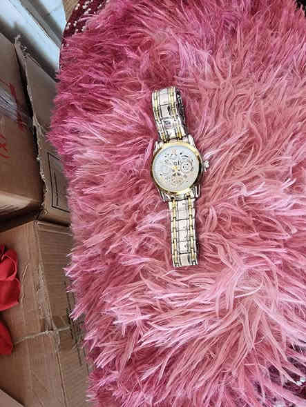 ساعات للبيع مال كله جديد كلمن وسعره
***********
