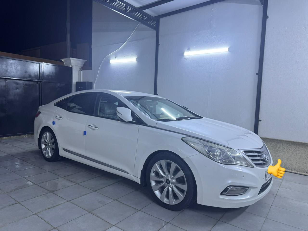 السعر 140             المكان النجف الأشرف 
أزيرا مديل 2015 جديده جدا مكفوله  عدا تصليح جدا بسيط في نهاية الباب الصدر اثر شخط بسيط فول مواصفات عدا البصمه والبانوراما مكينة 6 سلندرجديدهرقم اربيل جديد دولي 
التفاصيل 
مكينه 6 سلندر
برده خلفيه كهرباء
بردات أبواب 
ويل كب نجمه
كشنات تدفئة تبريد
قطعتين تبريد
بك لايت لد
كشنات جلد 
مري ترحيب شفط
رقم الجوال ***********
