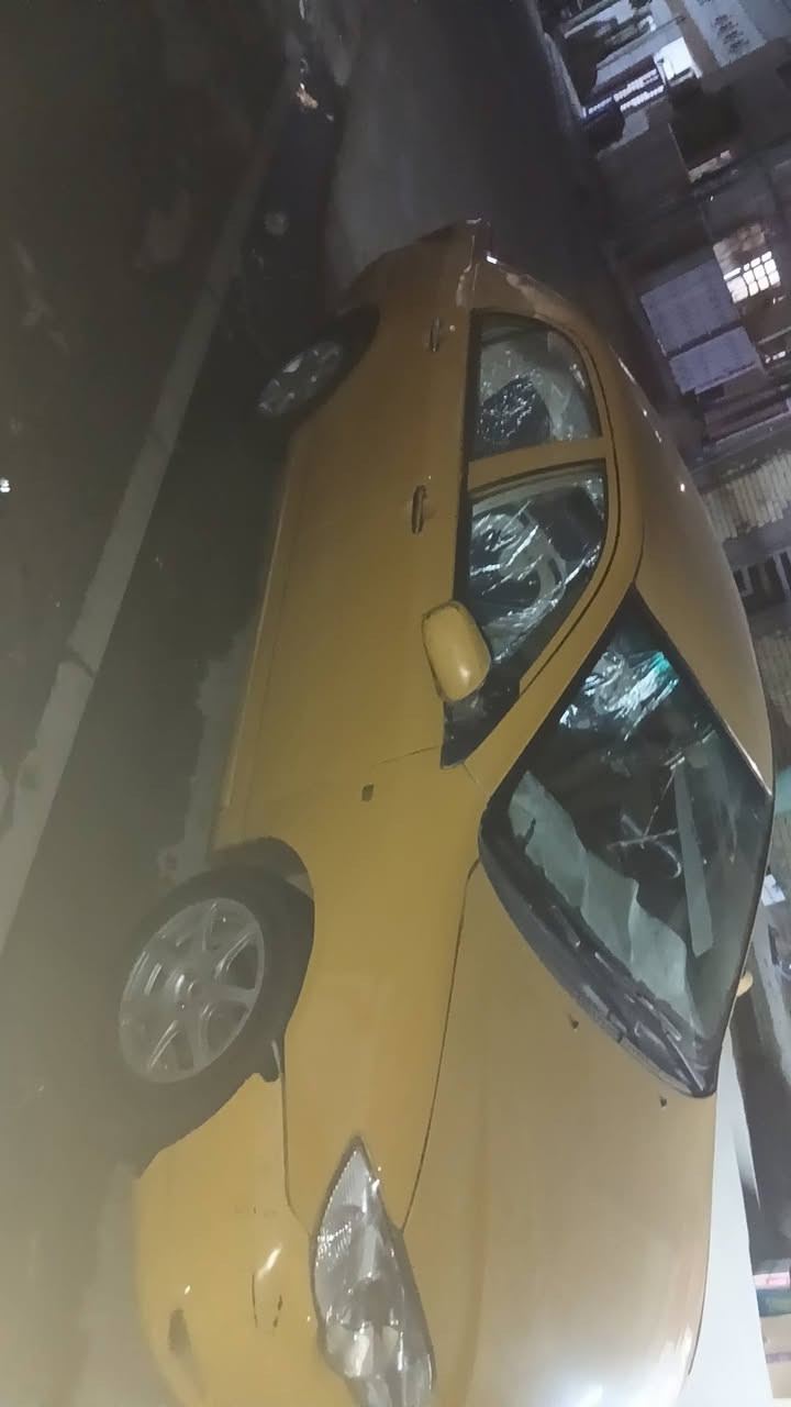 السلام عليكم
سياره بي وايدي f3

موديل 2011

مصفره هيئه غرامات 

كير مكينه جديد 

سنويه لل٢٨ شرط تحويل 

سعر ٤٣ 

السياره مصبوغه عام ضربته صندوك شبر او جاملغ اليمنه
***********
