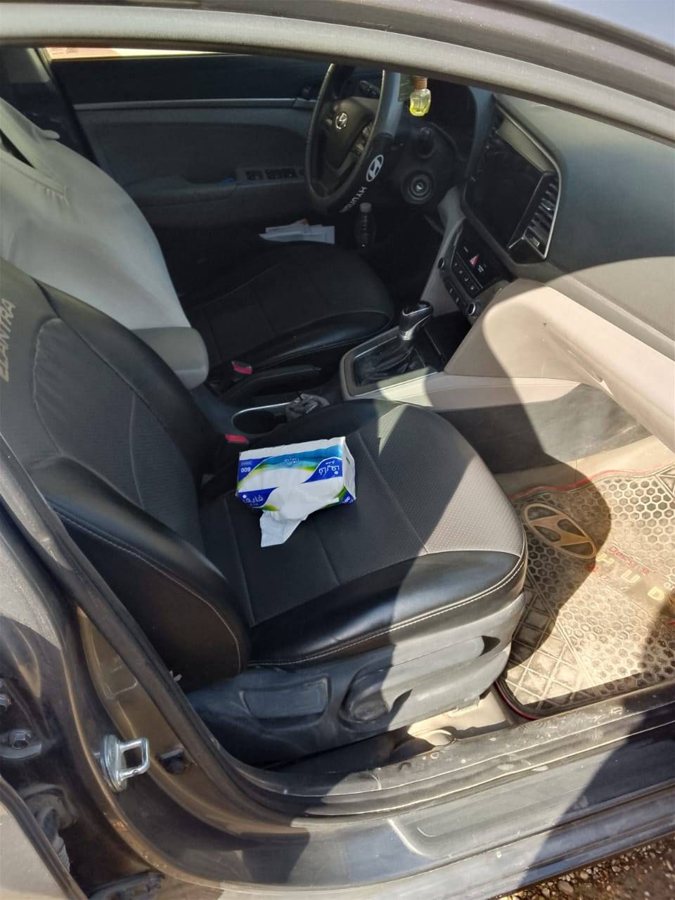 الموديل ٢٠١٨ وارد بنيد وجاملغ والباب خلف السايق نصف صبغ
١٢٠ مع المجال وهذا رقمي ***********
