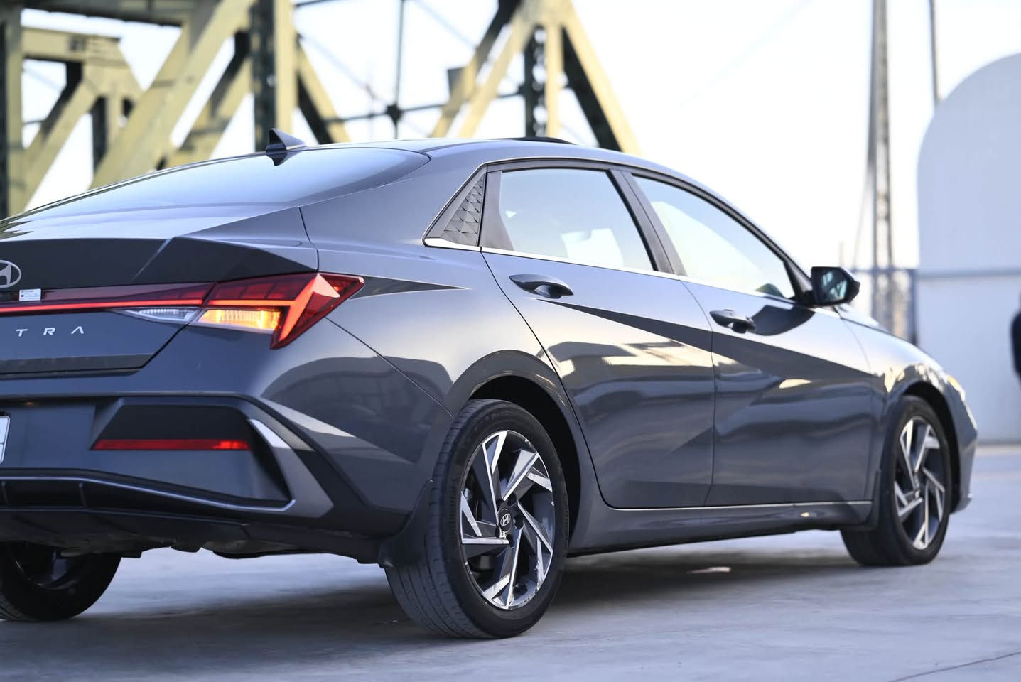 السلام عليكم
Elantra 2024 فول  مواصفات (كلين) كفالة عامة
 بارد شبر فقط دخول جديد صور الحادث مرفقة 
🏁🏁🏁🏁🏁🏁🏁🏁🏁
⬜️◻️▫️⬜️◻️▫️⬜️
المسافة المقطوعة : 18 الف m 🚶
حجم المحرك: 2000دوش 💪🏻
اللون : فيراني 
🏁🏁🏁🏁🏁🏁🏁🏁🏁
⬜️◻️▫️⬜️◻️▫️⬜️
🚗🚗🚗🚗🚗🚗🚗
🚗🚗🚗🚗🚗🚗🚗
الإضافات :  
شاشه دجيتل متصله بالكامل 📺
بصمة تشغيل 🌃
بصمة ابواب  2️⃣
بصمة صندوق📱
تشغيل عن بعد
رادار امامي رادار خلفي وجانبي  👈🏻
مانع تصادم بريك ذكي2️⃣
حساسات امامية ⚠️
تحديد مسار| : | 
مدخلين شحن واوكس 
تبريد بيانو منفصل 🅿️
تشغيل عن بعد ☝🏻
دشبول لد بلادي الوان ​👈🏻
تدفئة كراسي،👈
تدفئة ستيرنك 🔥
نقطة عمياء 🚨
إضاءة LED💡
ويل كب 🛞
شاشة تحكم لمس📺
اندرويد اوتو🤖
خرائط 🗺️🧭
دخول ذكي🚪
كاميرا خلفية دوارة 🚥
حساسات اطارات 🛞
مثبت سرعة Cross
اضوية امامية LED
نضام قيادة ذاتية🚘
انارة أضوية اوتوماتيك 
3انضمة قيادة (eso,Nor, Sport( 

للتواصل على الارقام التالية 
✅***********✅
✅***********✅
