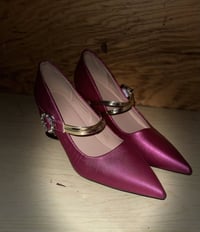 احذيه نسائيه كله جديد شلعه او مفرد تواصل خاص او على الرقم 07770369474