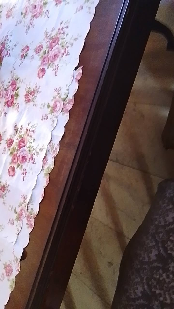 اسلام عليكم ورحمه عندي ميزين تسكام كل ميز معا 10كرسي للبيع من طول لميز تقريبا 3متر وعرض اكثر ممن متر السعر قفل مليونييين دينارمع العلم اني ماخذهم ب3ونص سبب البيع ماخذات مكان بلخطار


**إذا كنت صاحب هذا الإعلان وتريد حذفه لأي سبب، رجاءا أرسل رسالة إلى الدعم الفني**