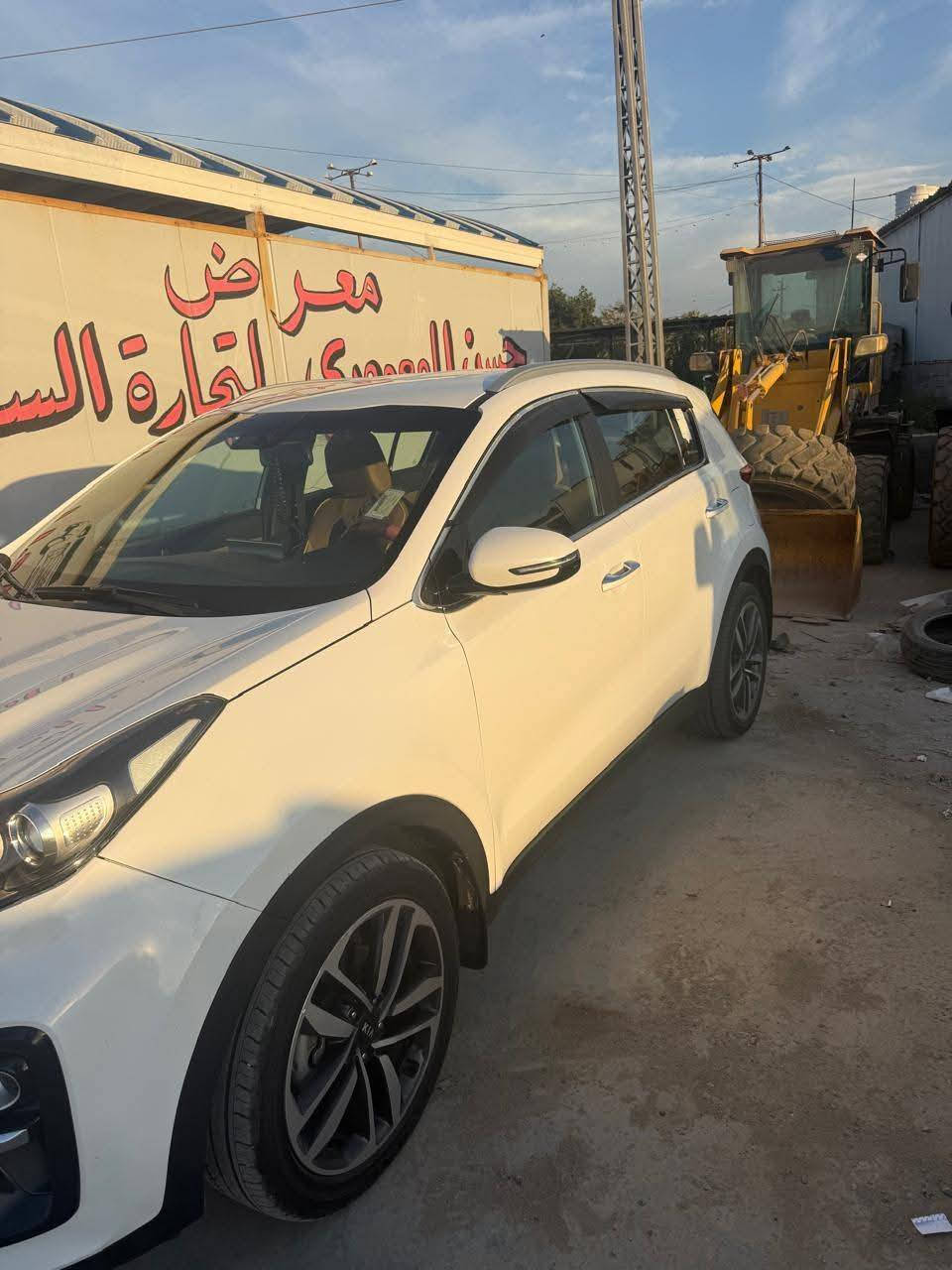 كيا سبورتج موديل 2019 وكالة الدوليةخليجي
السيارة كفالة  السونار مرفق بالمنشور 
رقم بغداد باسمي سنوية لل 2031
ع وضع شركه سياره جديده كلش مال جناي ع ايدي والله  ادامه كامله ع حدايه مسويله 
#المواصفات :
شاشه اصليه كبيره 
حجم المحرك 2000 دوش ع وضع شركه 
حساسات امامية وخلفية
وضعيات القيادة Drive mode
قطعتين تبريد  وثلج تبريده ع وضع شركه
مري جانبية شفط 
تحكم ستيرن
ويل كب كروم حجم 19 
مقاعد جلد بلادي 
#السعر 💵  182ورقة وبيها مجال قليل
رجأ مو شراي لا يتصل
للاستفسار / *********** المكان بابل جبله
