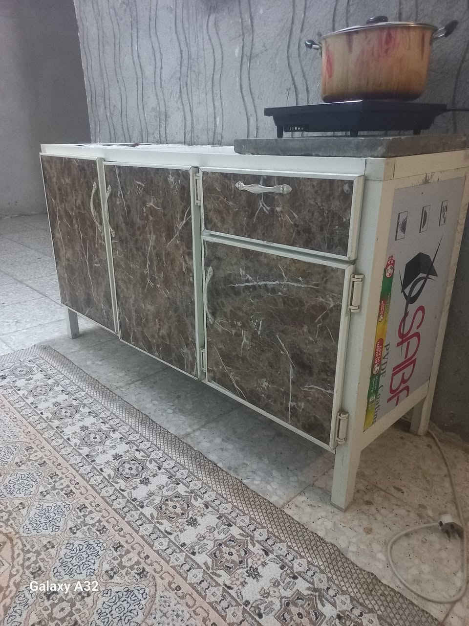 كاونتر بدون ملحق  متره ونص  نضيف بطنه كبيره  وبي فتحه مال طباخ كهربائي جوه الكاشيه  بس سادينه بالكاشيه علمود لتدخل حشرات بي من الفتحه سعره 80 الف وبي مجال بسيط للشراي مكاني نجف البراكيه شارع المطار


**إذا كنت صاحب هذا الإعلان وتريد حذفه لأي سبب، رجاءا أرسل رسالة إلى الدعم الفني**