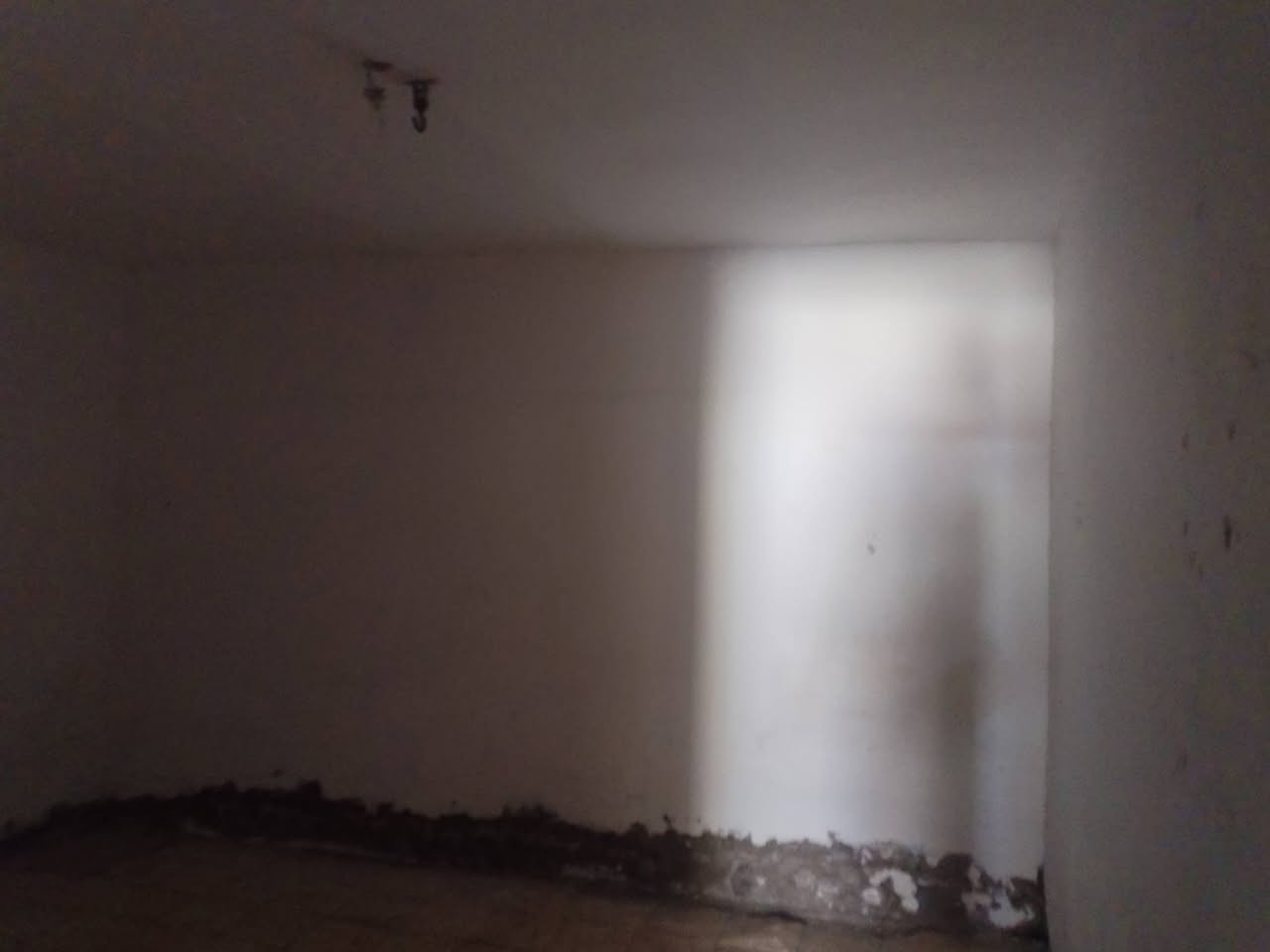 من رحضه مدير الكروب سلام عليكم
مشتمل للايجار في حي ابو سديره

مساحته 100متر

يحتوي على 

استقبال 

مطبخ

صاله

غرفه 

مجمع صحيات داخليه و خارجيه

مكتب الوارث لعقار
شيخ أنمار الدليمي 
 بإدارة
 عبدالله الجناحي 

***********
