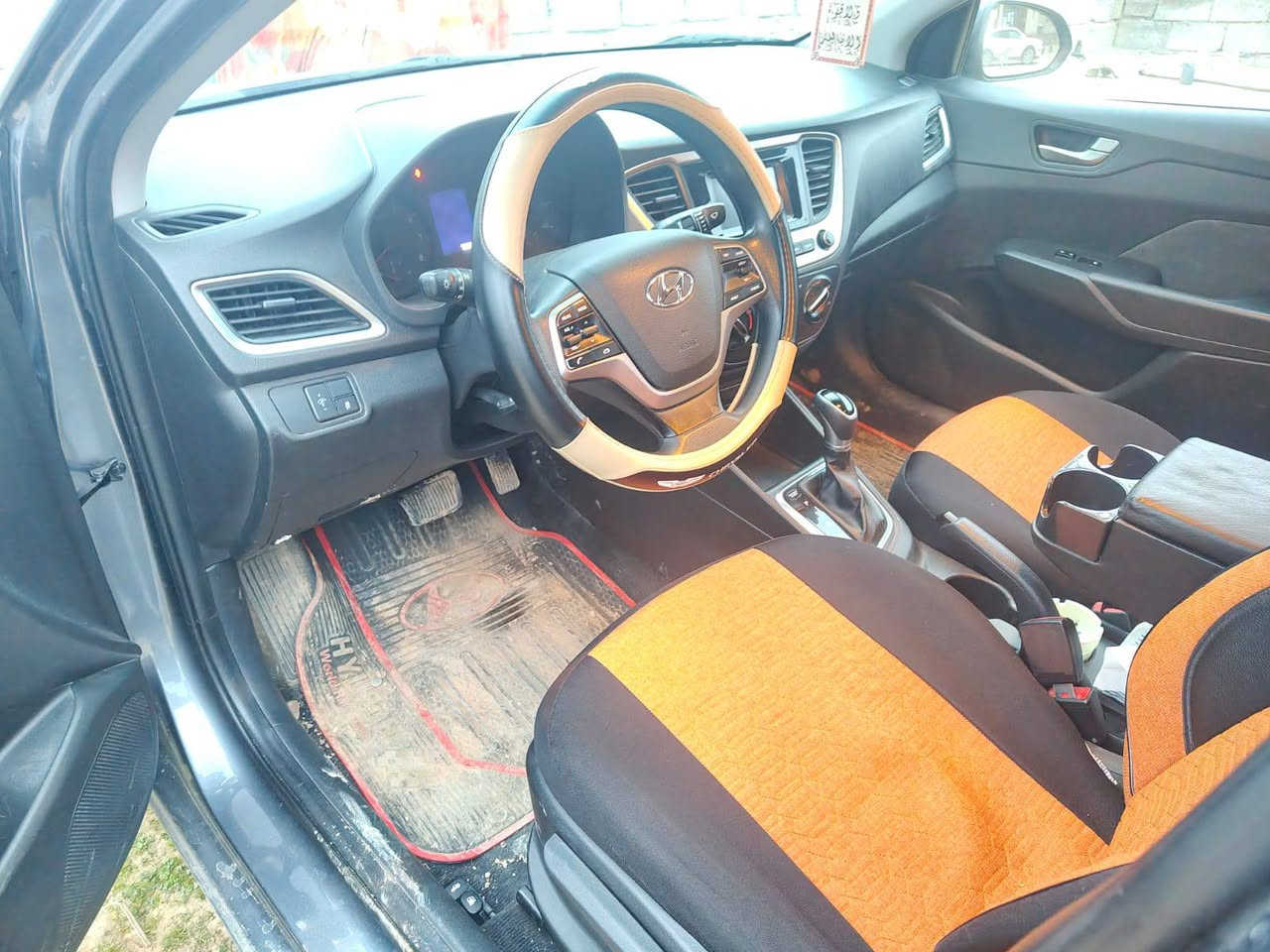 السلام عليكم اكسنت للبيع موديل 2018 ماشي 79الف كير محرك شرط بلا صبغ السونار مرفق بالمنشور سعرها120 بيها مجال قليل تحويل ووكاله للاستفسار ***********
