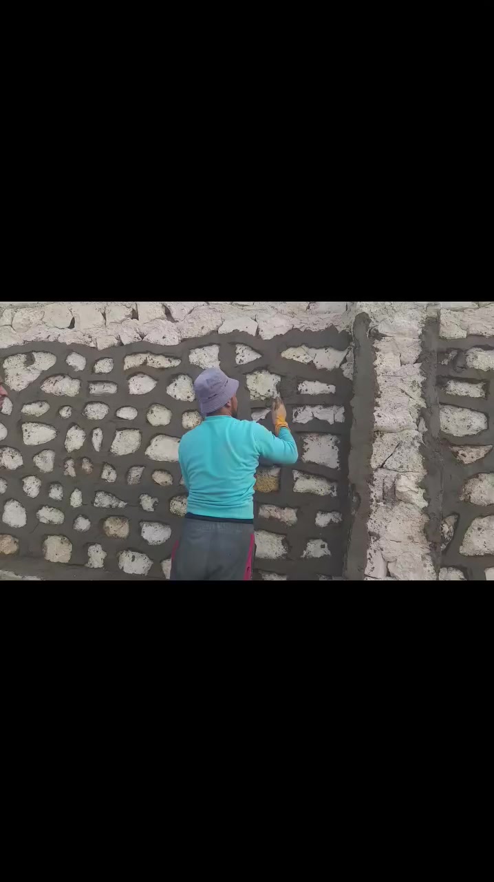 عمل بناء حجر درجه اولى وعملنا بما يرضي الله عزوجل ومثل ماشوفون بالصور والله شاهد على  كلامي نعمل في جميع المحافظات نعمل على المتر والمكطوعه وبيكم خير وتدللون الاستفسار نفس الصفحه او الاتصال بالرقم *********** ونشالله عد حسن ضنكم
