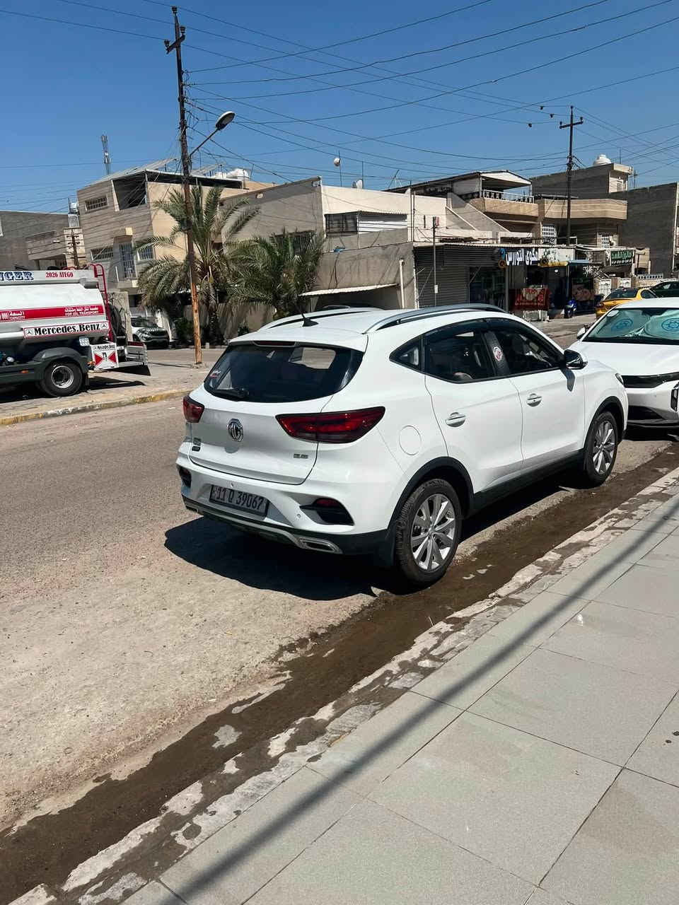 سلام عليكم 🚗 للبيع MG ZS موديل 2024 - بحالة الوكالة 🚗
🔹 الموديل: 2024 جديده مناقصه اي شي 

🔹 الممشى: 8000 كم فقط

🔹 اللون: أبيض

🔹 ناقل الحركة: أوتوماتيك 

🔹 عدد المقاعد: 5

🔹 المقاعد: قماش

🔹 اللوحة: بغداد خصوصي

✅ تحويل ثاني يوم 

✅ مشتراة من الوكالة (زيرو).

✅ كلين بالكامل، بدون أي صبغ أو حادث.

✅ جميع الصيانات الدورية منتظمة.

المواصفات: ✔ شاشة أندرويد تدعم كار بلي 

✔ كاميرا خلفية 

حساسات

اشاير بل مري

تبريد قطعتين 

بصمه

فور ويل وسبورت واقتصادي

نضام تزحلق

نضام توقف

هندر بريك كهرباء 

نضام ترحيب

مكفوله من كولشي 

✔ مصابيح أمامية LED

📍 الموقع: بغداد اليرموك أو نفق شرطه 

رقم الهاتف *********** 

🔥 السعر:  130 ورقه وبيه مجال بسيط 

💯
