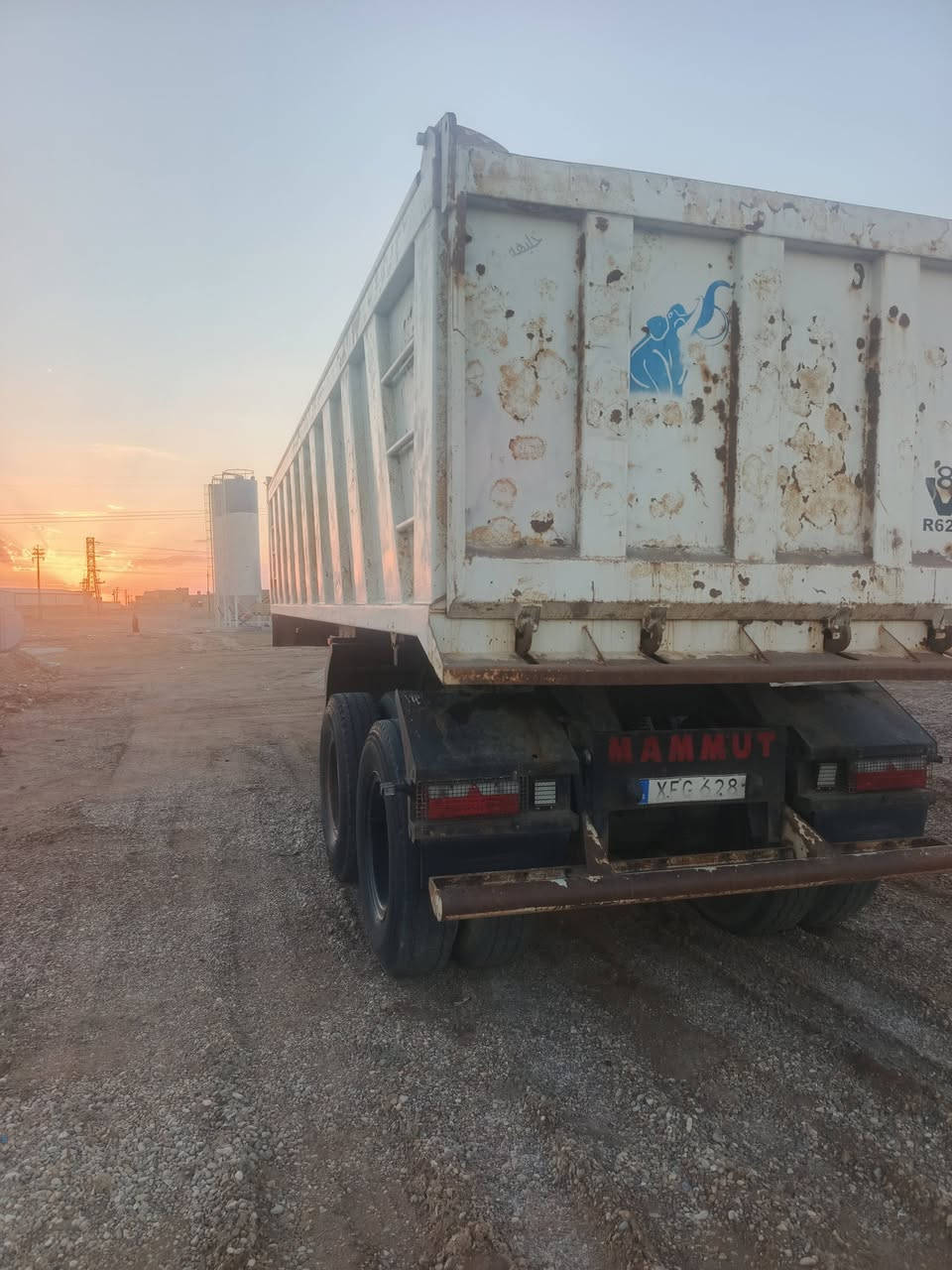 عربانه ماموت اماراتيه ٢٠١٦مكفوله سعرها ٢٥٠وبيها مجال
***********
