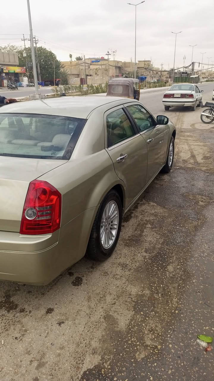 سلام عليكم
اوباما موديل 9 للبيع 

6سلندر محرك 3اونص 

كهربائيات كامله كلها شغاله 

كشنات كهرباء 

تبريد وتتفائه شغال 

رقم بغداد 

بيها ضربه بالجاملغ الخلفي مال السايق 

 حادثها بامريكه مصلحه بالعراق 

مصبوغه عام  جماليه الله شاهد 
صدرها 70%
ماكن السياره كربلاء 

السعر /89وبيها مجال بصيط             رجان رجان الي ميشتري لاتعبني ودخل بالخاص ويسال 

رقم ***********

***********
