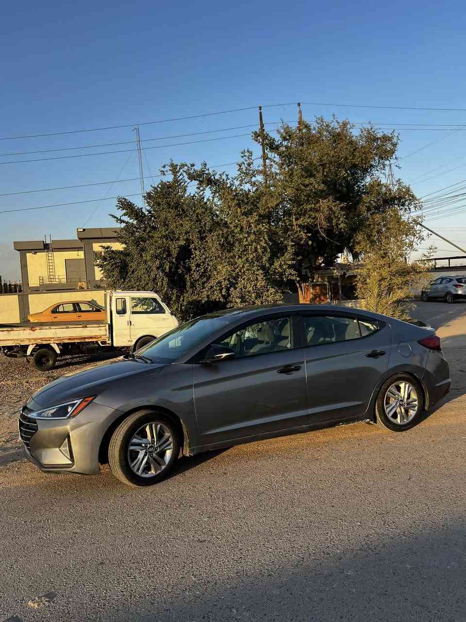 السلام عليكم 
النترا 2019 امريكي
كير اي تي 
محرك 2000 دوش 
تلاث انضمة قياده = سبورت . نورمل .سمارت 
شاشه كار بلي 
مانع انزلاق 
مثبت سرعه 
تحديد مسار 
ضربتها قبق صندوك 
اضافه الى منضومة غاز 
تبريد شغال خير من الله 
السعر $125 
السياره اربيل بسمي 
مكاني بغداد الدوره الاستفسار ***********
