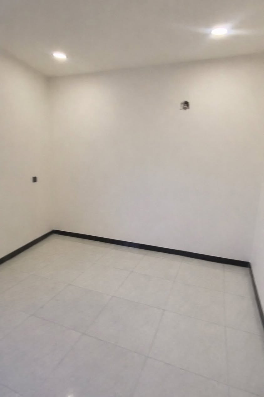 شقة VIP جديده زيرو ما مسكون للإيجار (500 الف ) فقط
🛑للعوائل فقط 🛑
الشقة ط٣  بناية مجهزة ب مصعد شغال (٢٤) ساعة 
التفاصيل :
غرفة نوم كبيره 
مطبخ مفصول 
خدمات 
صاله 
الموقع:الاعظمية-قرب بدالة الاعظمية
للفديو وتفاصيل اكثر 
📞***********📞
