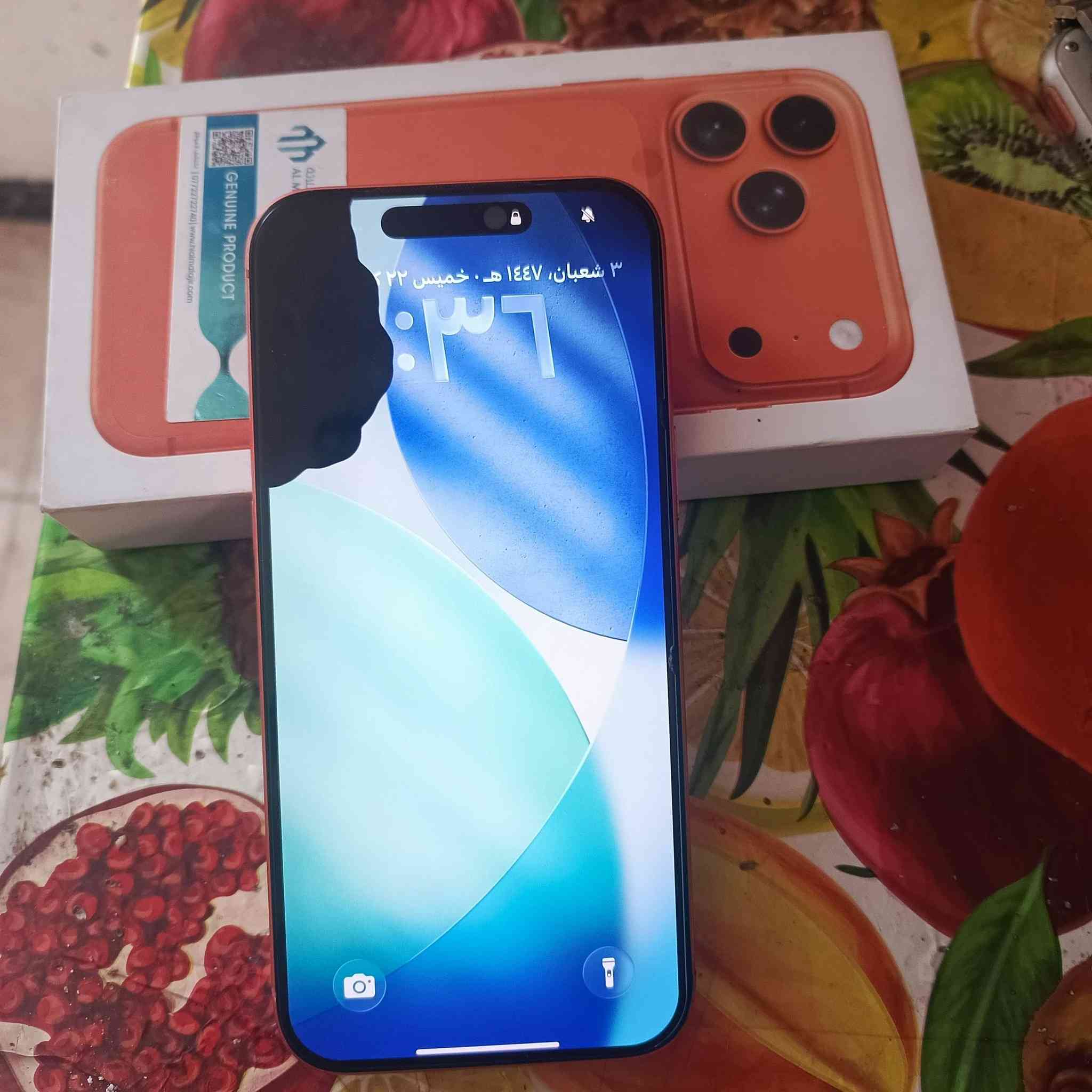 السلام عليكم للبيع ايفون 17برو ماكس نسخه السيمكارت 
بيه هاي البقعه السوده بطاريه 100
دورات84
ملحقات كامله مكان بغداد سعره مليون وبيه مجال
***********
