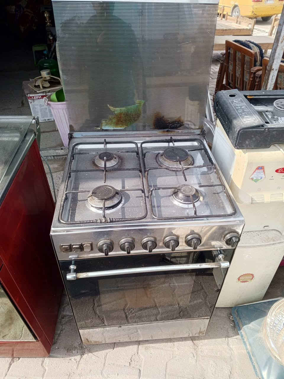 غراض للبيع في ابودشير شارع الضغط 
***********
