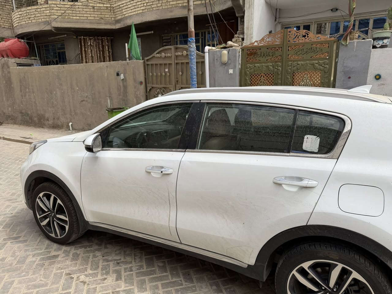 السلام عليكم سبورتج 2021 خليجي نص فول بصمه شاشه جبيره  موصفات معروفه السياره بيها نص بنيد صبغ وجملغ ماا السايق بارد وباب السايق بس بارد والباب الي ورا السايق هم بي بارد والجاملغ الخلفي مال السايق هم بي بارد بصيط رقم بغداد بسمي تحويل موباشر مكاني بغداد سعره 163 وبيها مجال السياره لغد شاصي كفاله ***********
