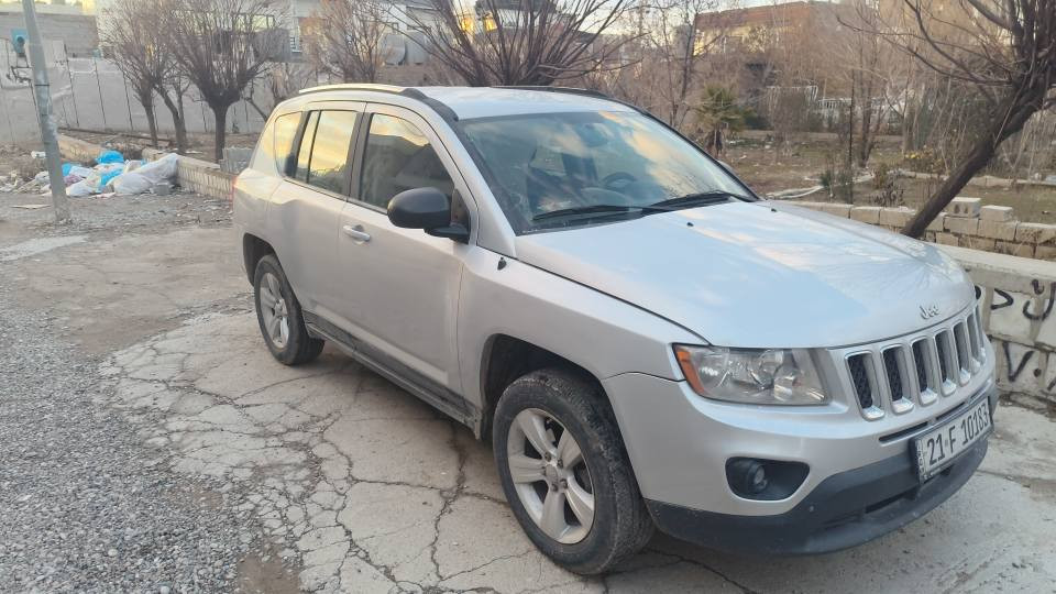 جێب کۆمباس 2011بۆیاغ دووپارجه وپه ڵه یه بێ ناوو  ڕه قه م سلێمانێ سنه وێ نویه گێڕۆمه کێنه به شه رت مکێنه 2.4 هه مووگێانێ شه رت  سه یاره یه زۆرجوانوو مه زبۆته 88معامه له شۆێن سلێمانێ *********** السليمانية, العراق
