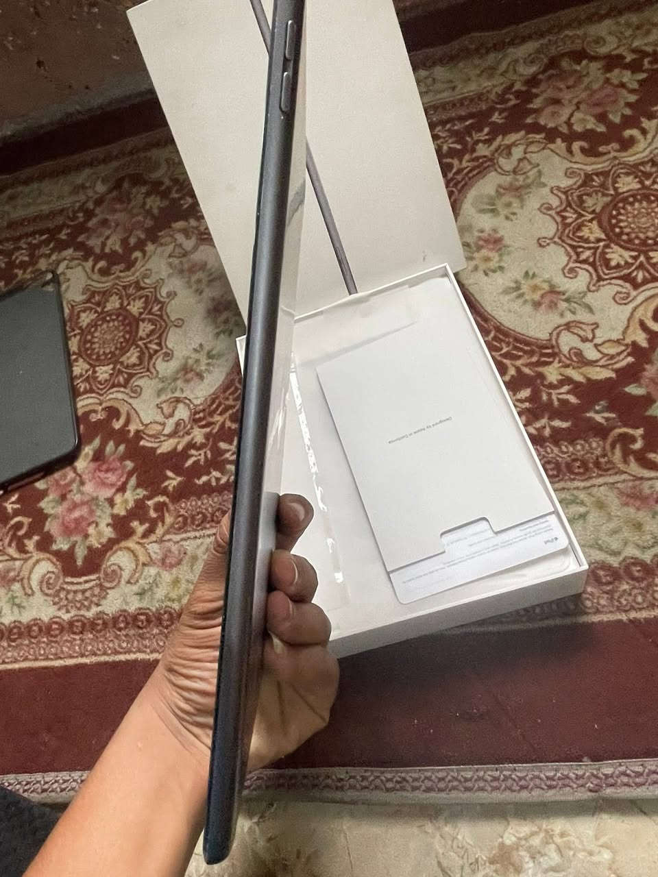 ايباد 9
ذاكرة 64
بطارية بحدود بـ 80 وفوك قبل اشهر شفته بس نسيتها 
الايباد استخدام دراسه خلصت سادس و اريد ابيعة 
التاش مكسور بس ما ماثر على اللمس ابداً
اللمس طبيعي ويا كارتونه مالته 
مكان بغداد الحرية
رقم الهاتف  الواتساب ***********
موجود ماسنجر   و واتساب 
السعر 190 الف
