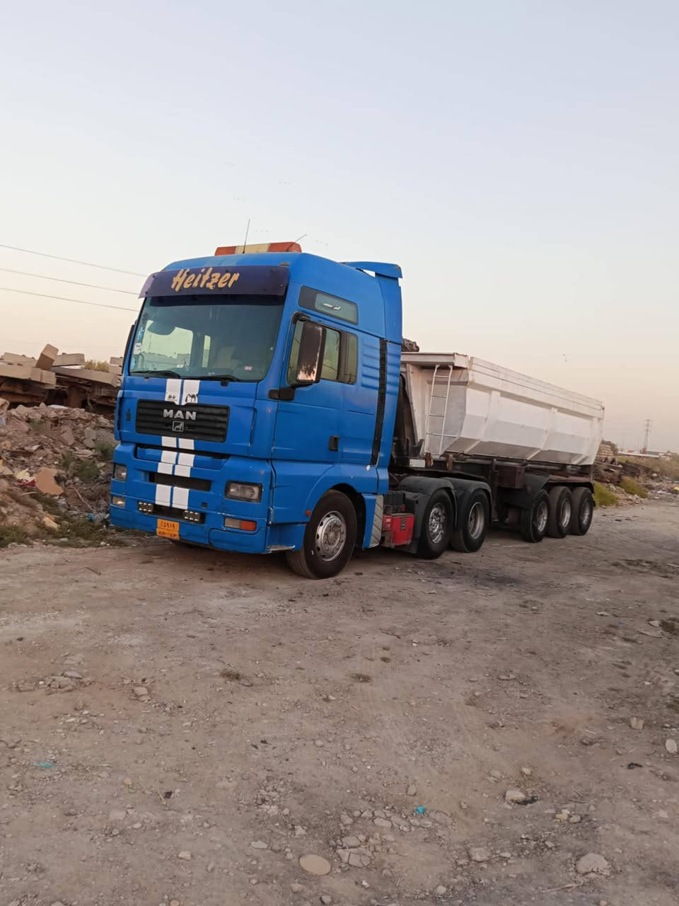 مان موديل 2003 سنكل امامي بلادي بم ونوزل مكينة 410 كير اوتماتيك مربوطة فلات وشغالة قلاب 190 ورقة وبيهة مجال معرض الوفاء حولي المحمودية ***********.واتساب ***********
