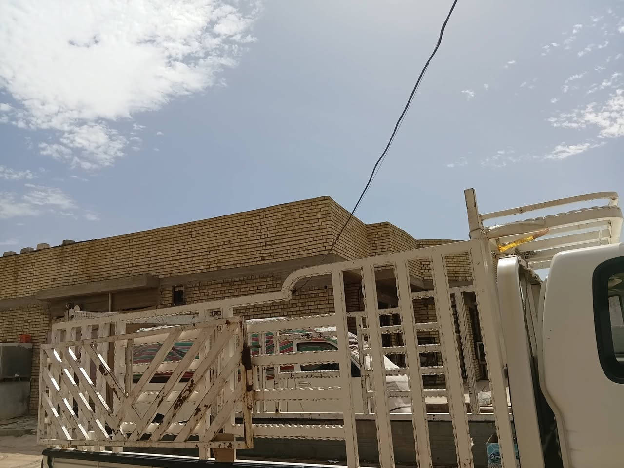 السلام عليكم محجر للبيع مال كيا المكان بغداد المعامل الاستفسار على الرقم ***********
