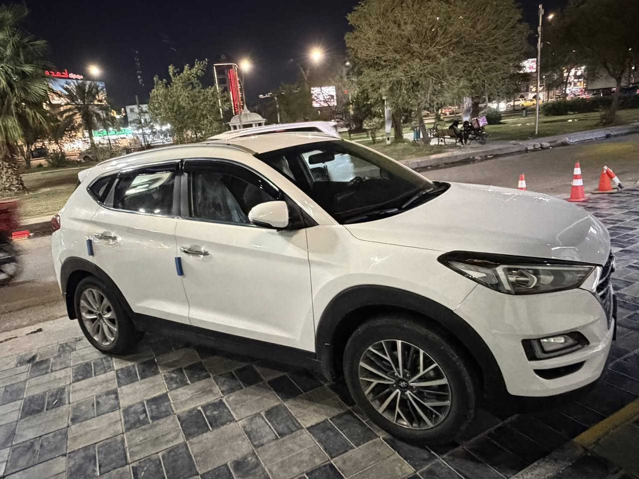 السلام عليكم توكسان ٢٠١٩وكالة القاصد فول مواصفات عدا الفتحة
السيارة متعرضه الى حرق بالجزء الاسفل وقسم من الداخل 
معمرة تعمير ممتاز الى اخر درجة كهربائيات وكالة صبغ عام درجة اولى بالضمان 
مكينة كير بدون ايي ضرر 
بصمة تشغيل 
بصمة بيبان 
رادار 
مري شفط 
شاشة وكامرة بلاد 
مانع انزلاق 
تثبيت سرعة
وبعد هواي مواصفات السياره فول مواصفات ومعروف مواصفات وكاله الكاصد 
رقم السياره بغداد تحويل مباشر مشروع وطني 
مكان السياره زيونه ٧١٦ 
سعر السياره ١٤٥ ورقه. بيه مجال بسيط 
للاستفسار ***********
