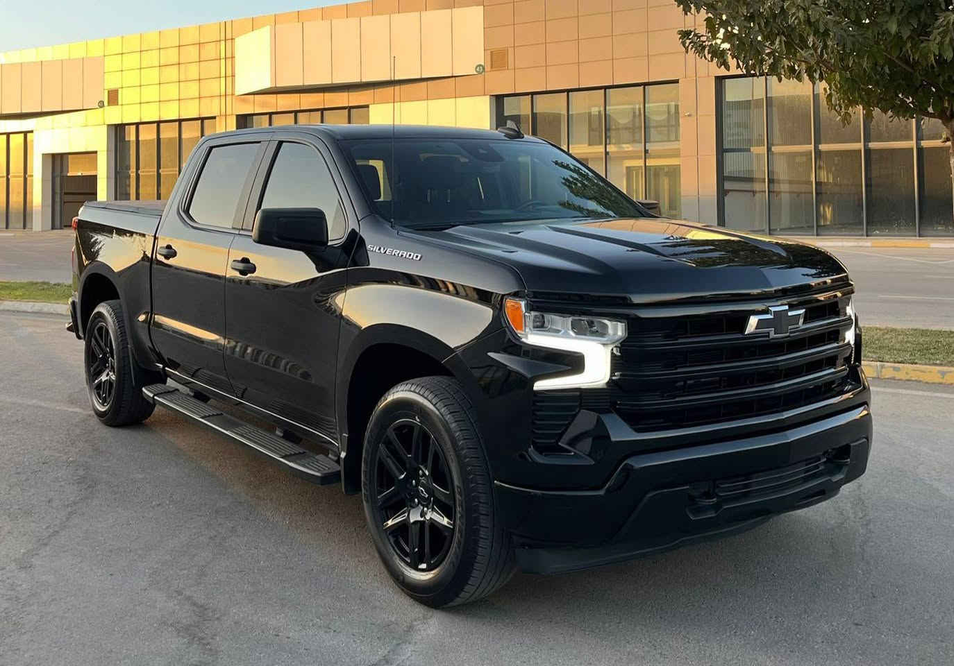 شۆڤلیت سلڤیرادۆ  2023 مواسەفات 
Custom 4 x 2 تاك ئه كسل
٤ بستون ٢.٧ توربو
٣٥ ههزار ميل روّشتوه
ا پارجهى بوياخ و پارجهيهك كهميّك ساردى ههيه
پيش و يشتى كهپسه و بىّ ئيّرباكه
1GCPABEK1PZ224613 شانصي
لايته كانى بيلادى شهريكه كَوّراوه به
LED و زينون

سعر لە کۆمێنت داوابکە ڕاستەخۆ بۆت دیت 📩 

كيّرٍ ومه كينه كاراباى وههموو شتيّكى به شهرت
زماره كاتى و به شه رتى رهقهم
سليّماني

ژمارەی خاوەنی 
***********
