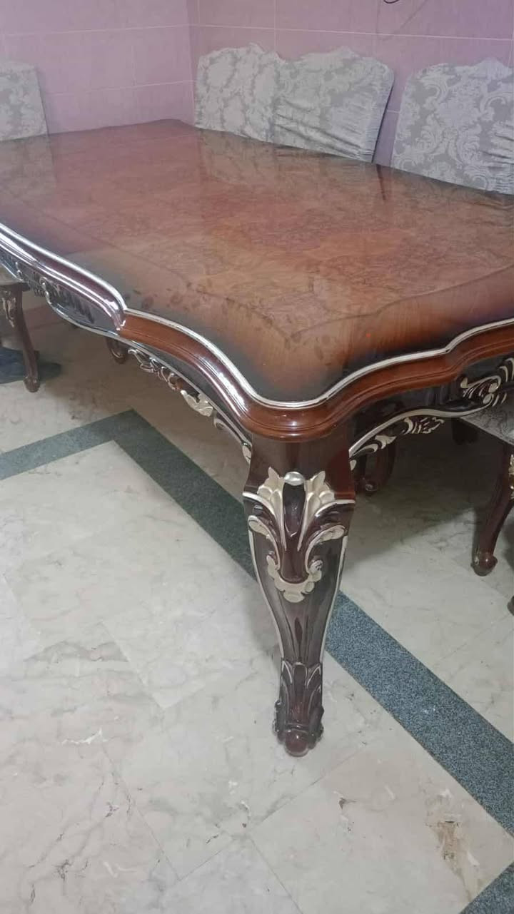 ميز زان اصلي للبيع مع ٨ كراسي ب٦٠٠ الف علما مشتري مليون ونص


**إذا كنت صاحب هذا الإعلان وتريد حذفه لأي سبب، رجاءا أرسل رسالة إلى الدعم الفني**