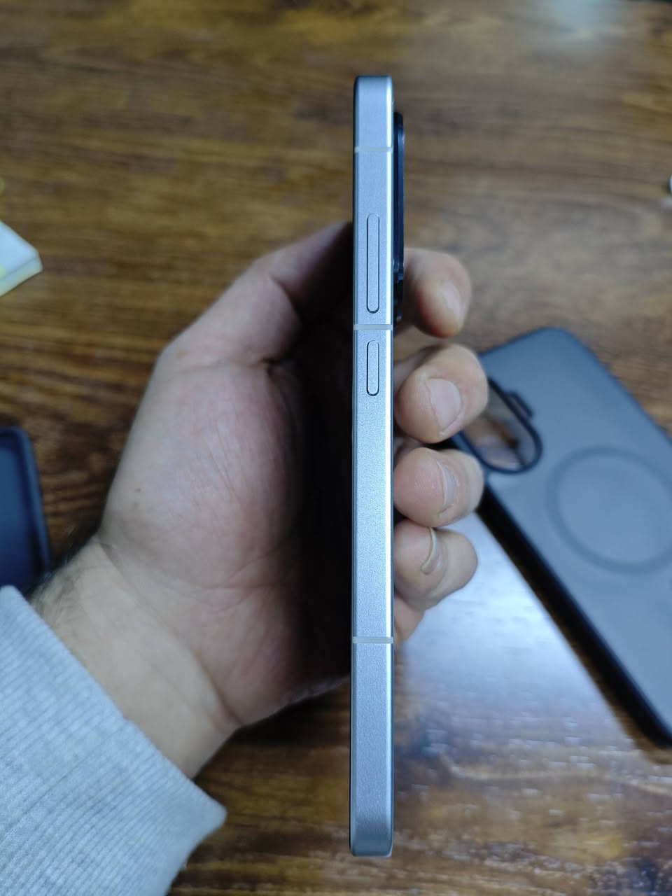 بوكو F7 اخو جديد ب395
ذاكرة 256 وعشوائية 12+12

معالج سناب دراكون 8 جين 4

مكان بغداد الاعلام 

***********
