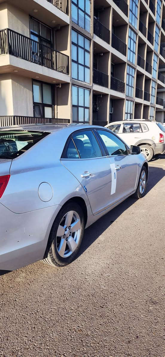 يا الله بيع مستعجل
ماليبو 2013 LT  خليجي شركة المنصور 
2400
السياره شرط التحويل وشرط الغرامات ثاني يوم التحويل
سنوية لحد ٢٠٢٩ 
كير ومحرك وكهربائيات كوله مكفول 
ادامه تخم تايرات جديد الماني
فيت بم جديد بلكات جديده بطاريه جديده  
مواصفات السياره
هاند بريك
بصمه كهربائي
كشنات جلد
اشاير بالمري
وتحكم مري 
مثبت سرعه فول تحكمات ستيرن  
سيارة جاهزة 
السيارة بدون ضربة و لا تبديل اي قطعة بس بارد بسيط حيل 
السونار موجود بالصور
 السعر 92 وبيه مجال ان شاء الله
 السياره نظيفه جداً والحقيقه نفس الصور
*********** واتساب
